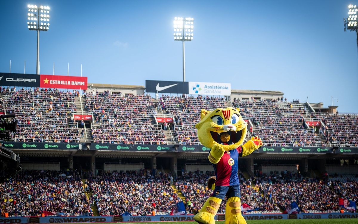 Mascot CAT makes his Estadi Olímpic debut