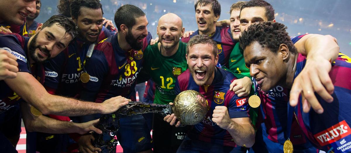 The Barça handbol team celebrating the Champions victory in 2014/15